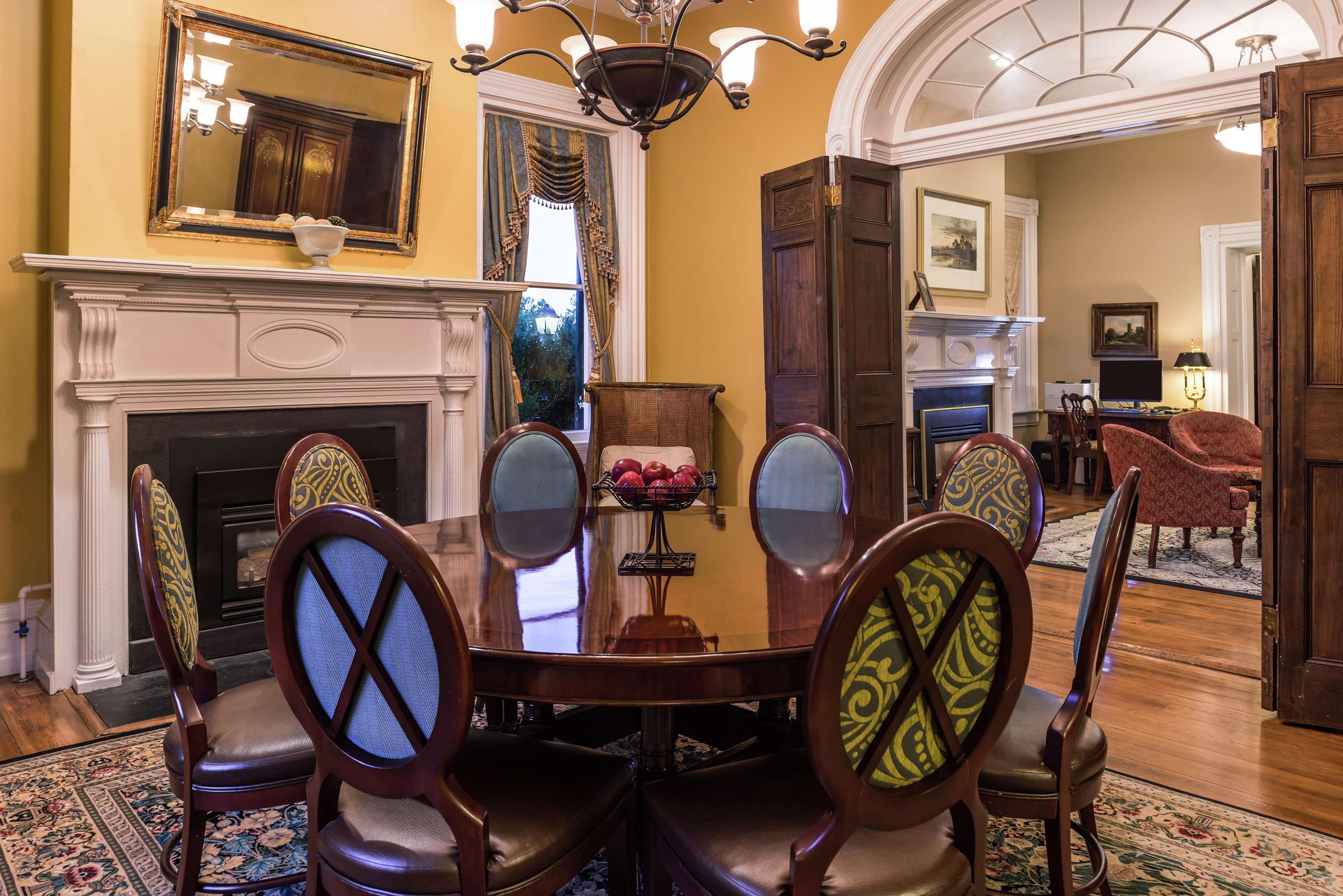 Hampton Inn Lexington Historic Area Экстерьер фото