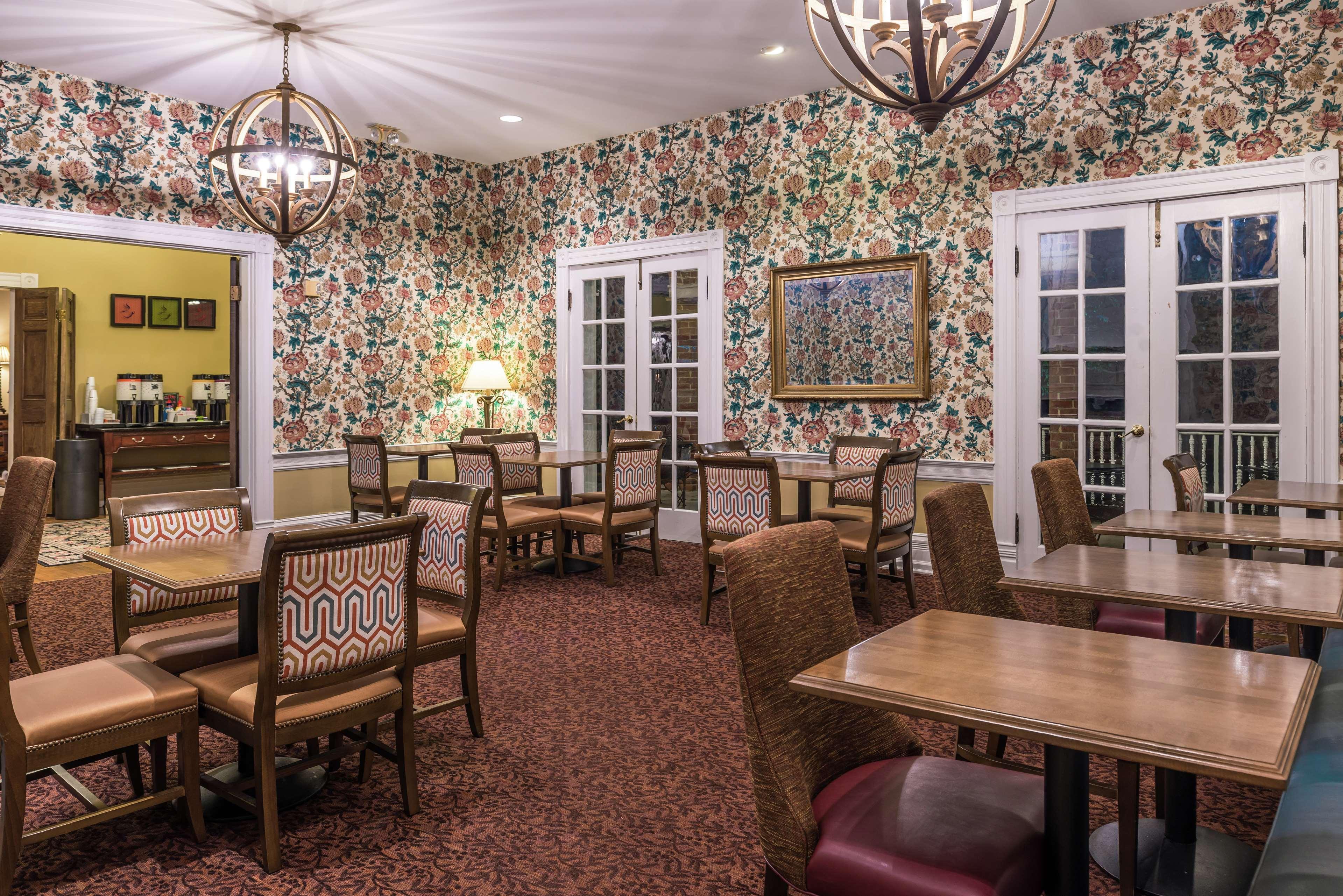 Hampton Inn Lexington Historic Area Экстерьер фото