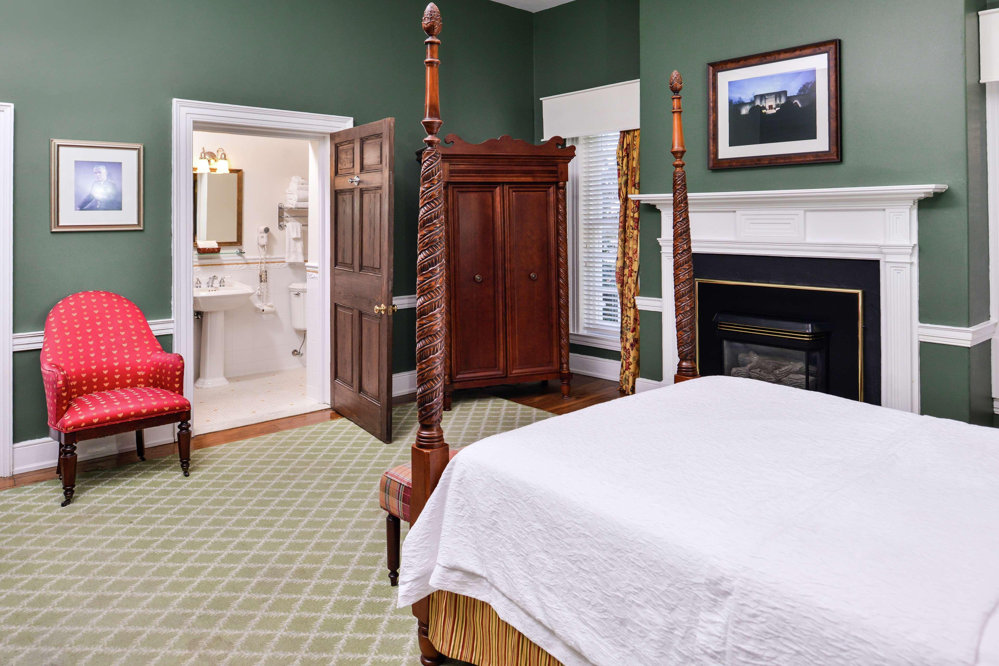 Hampton Inn Lexington Historic Area Экстерьер фото